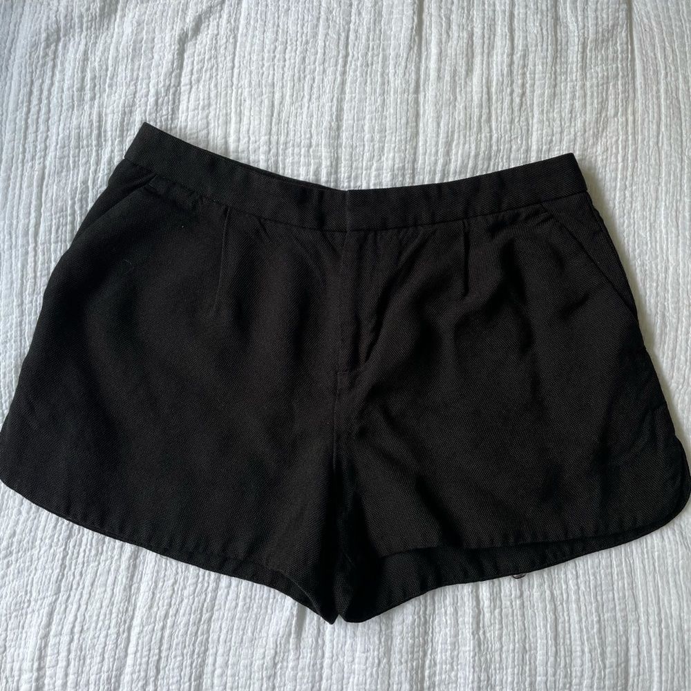 Vince - mid rise black work shorts